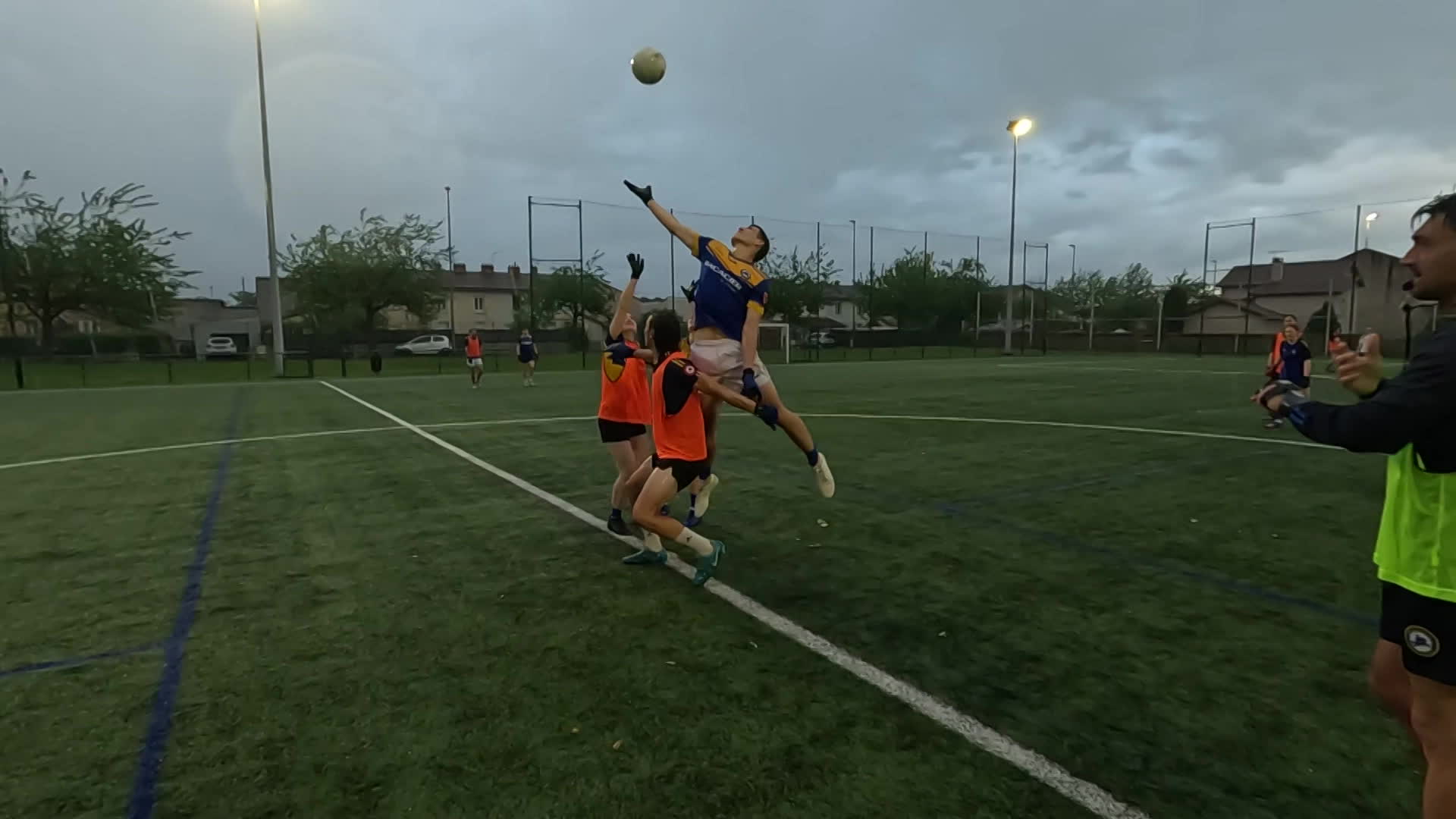 VIDEO. ¿Por qué el fútbol gaélico, este deporte irlandés entre el fútbol y el rugby, está ganando cada vez más seguidores?
