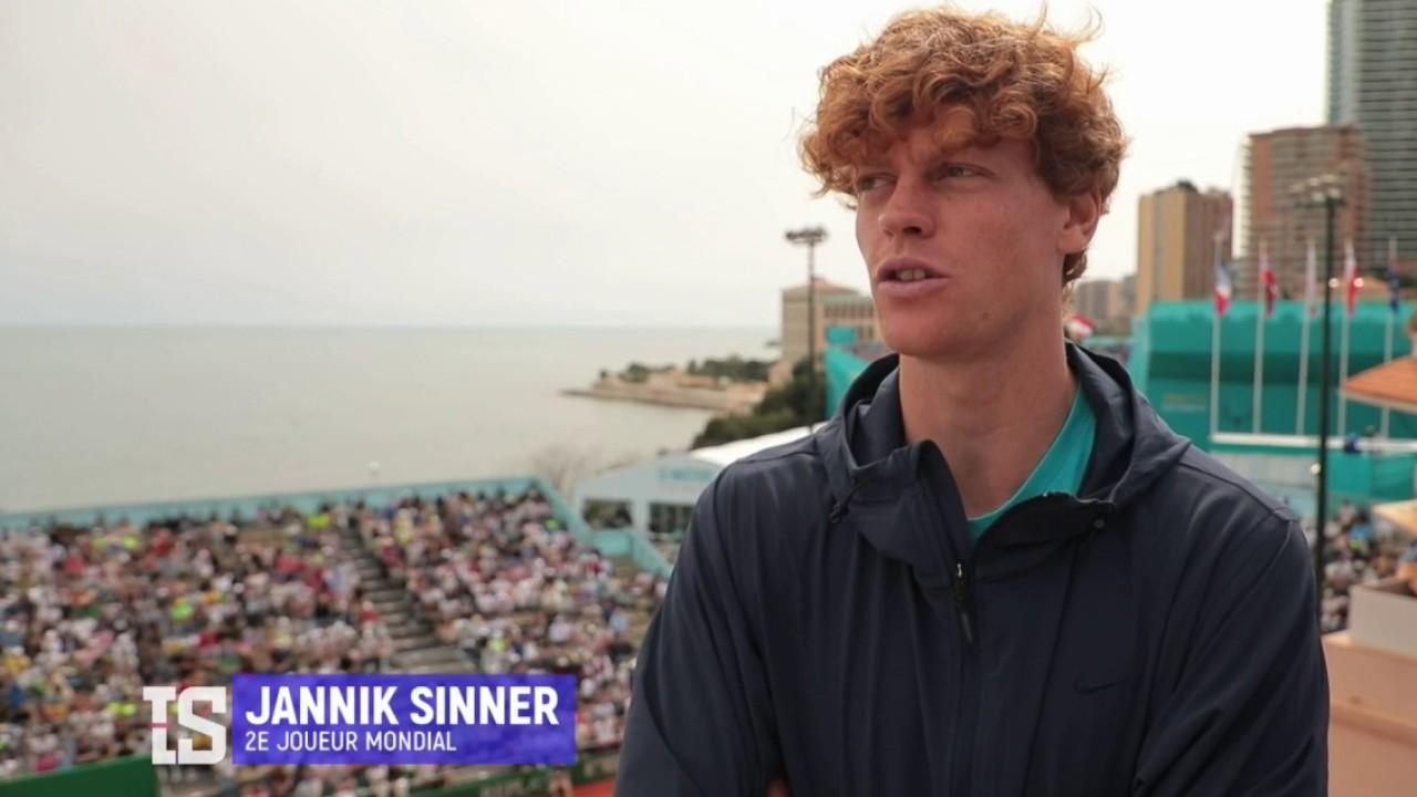 Découvrez le portrait de Jannik Sinner, l'Italien est le joueur de tennis le mieux classé de l'histoire de son pays et vainqueur de treize titres sur le circuit ATP. Le n°2 mondial disputera son premier tour de Monte-Carlo demain.