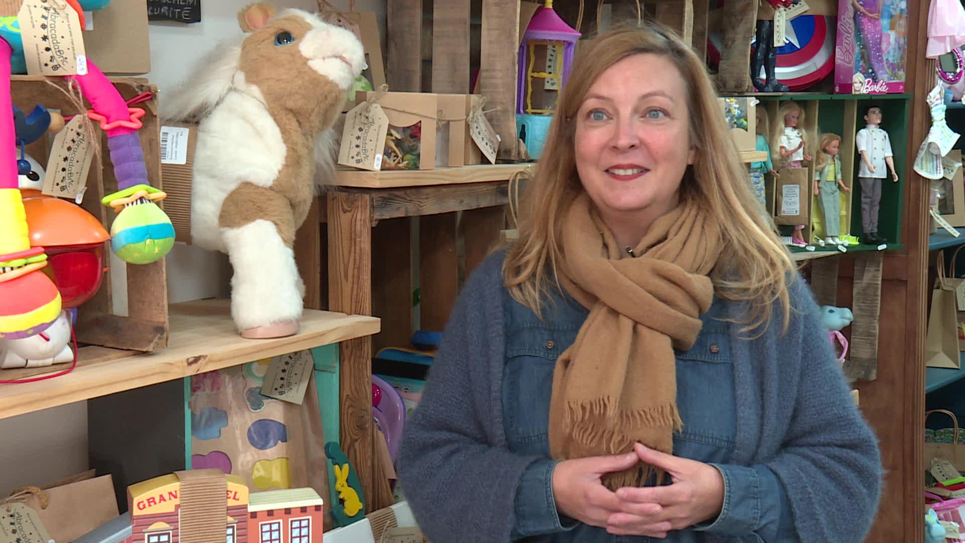 Alexandra Delprat a mis en place une boutique de jouets de seconde main où travaillent des personnes en réinsertion.