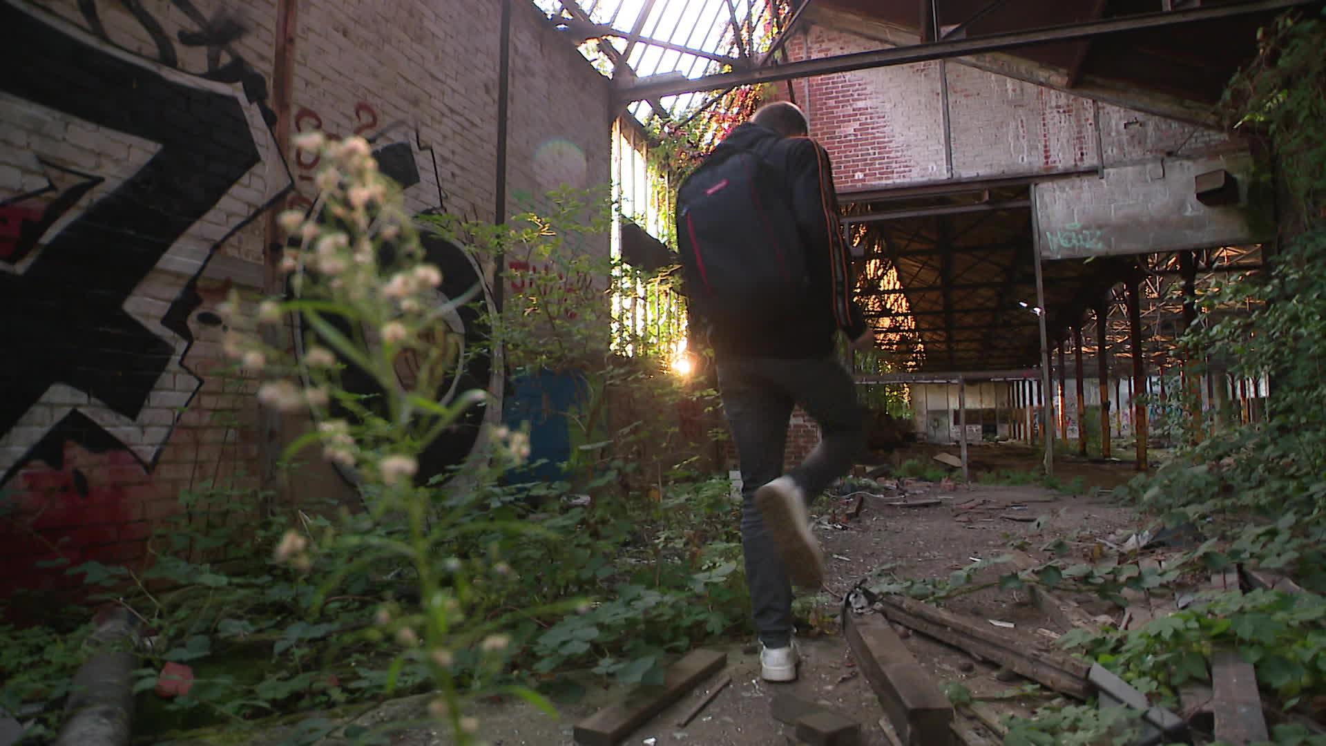 Notre équipe de France 3 Champagne-Ardenne part à la découverte d'une ancienne forge. Ne cherchez pas le lieu : la localisation reste volontairement secrète. C'est le principe de l'urbex ou exploration urbaine