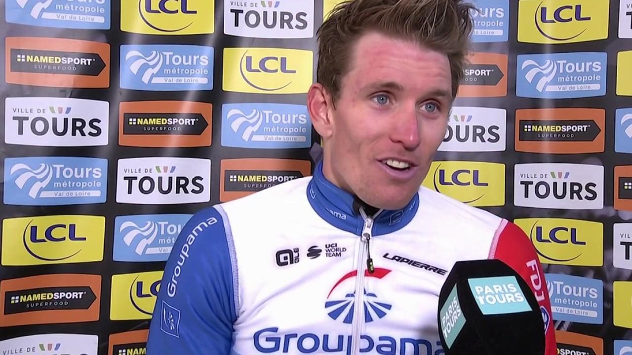 "J'ai jamais rien lâché... On a tout fait pour continuer à y croire !"


Après sa victoire lors du Paris-Tours, Arnaud Démare, encore sous le coup de l'émotion, revient sur son immense performance