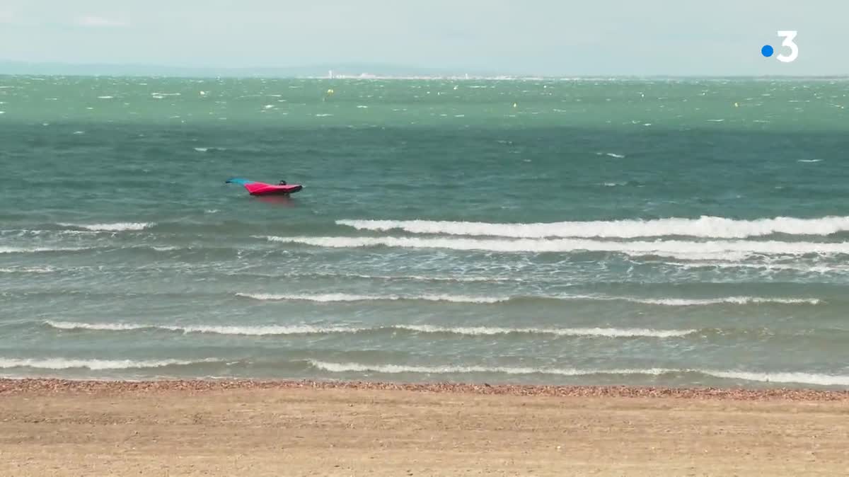 Palavas (Hérault) - les sauveteurs en mer de la SNSM surveillent les plages et la baignade - juillet 2024.