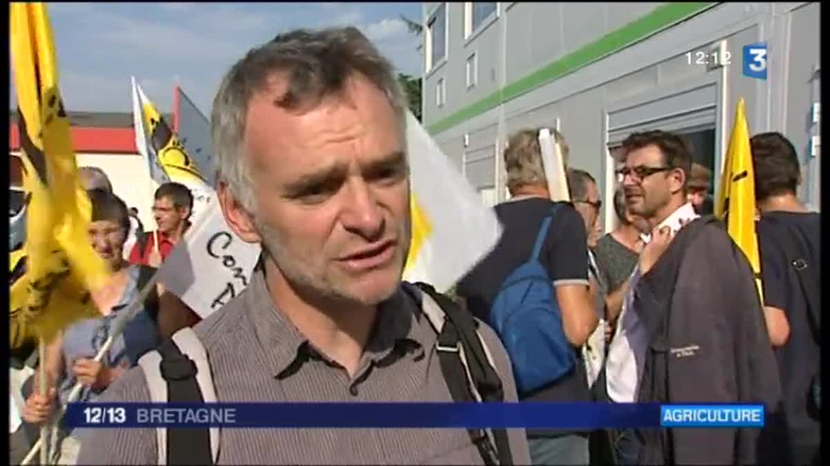 Marcel Denieul, président du Space, Anne Marie Quemener, commissaire générale et Kobenan Kouassi Adjoumani, le ministre des Ressources animales de Côte d'Ivoire, lors de l'inauguration du 30e Space