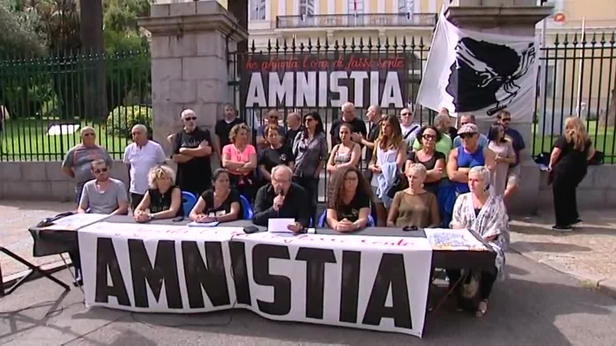 17/09/16 - Conférence de presse de l'associaiton Sulidarità devant la préfecture d'Ajaccio (Corse du Sud)