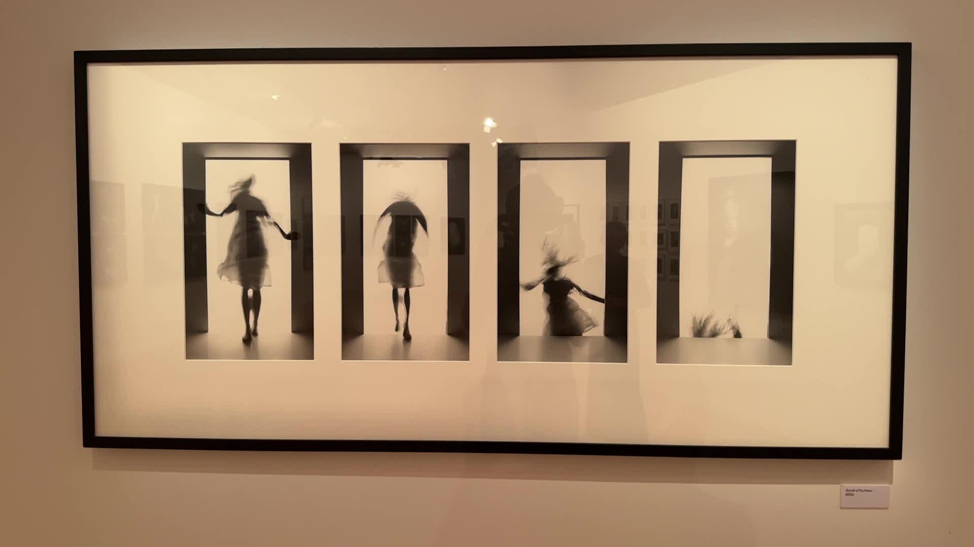 "Inspire- Expire - respire: La traversée des ombres. Laurence Demaison expose ses photographies où elle se met en scène à l'arsenal  à l'Arsenal de Metz