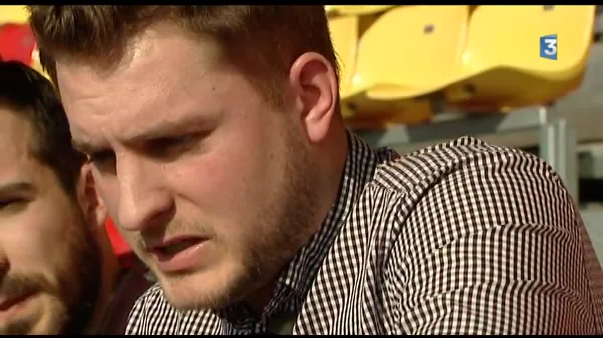 Paul et Quentin étaient au stade de la vallée du Cher lors du derby Tours-Orléans. Comme beaucoup de supporters ils se disent choqués après l'intervention des forces de l'ordre