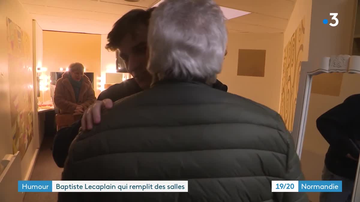 Confidences sur sa récente paternité ou bien observations aiguisées sur le temps qui passe, Baptiste Lecaplain les partagent dans son 5eme spectacle "Voir les gens" à travers toute la France.