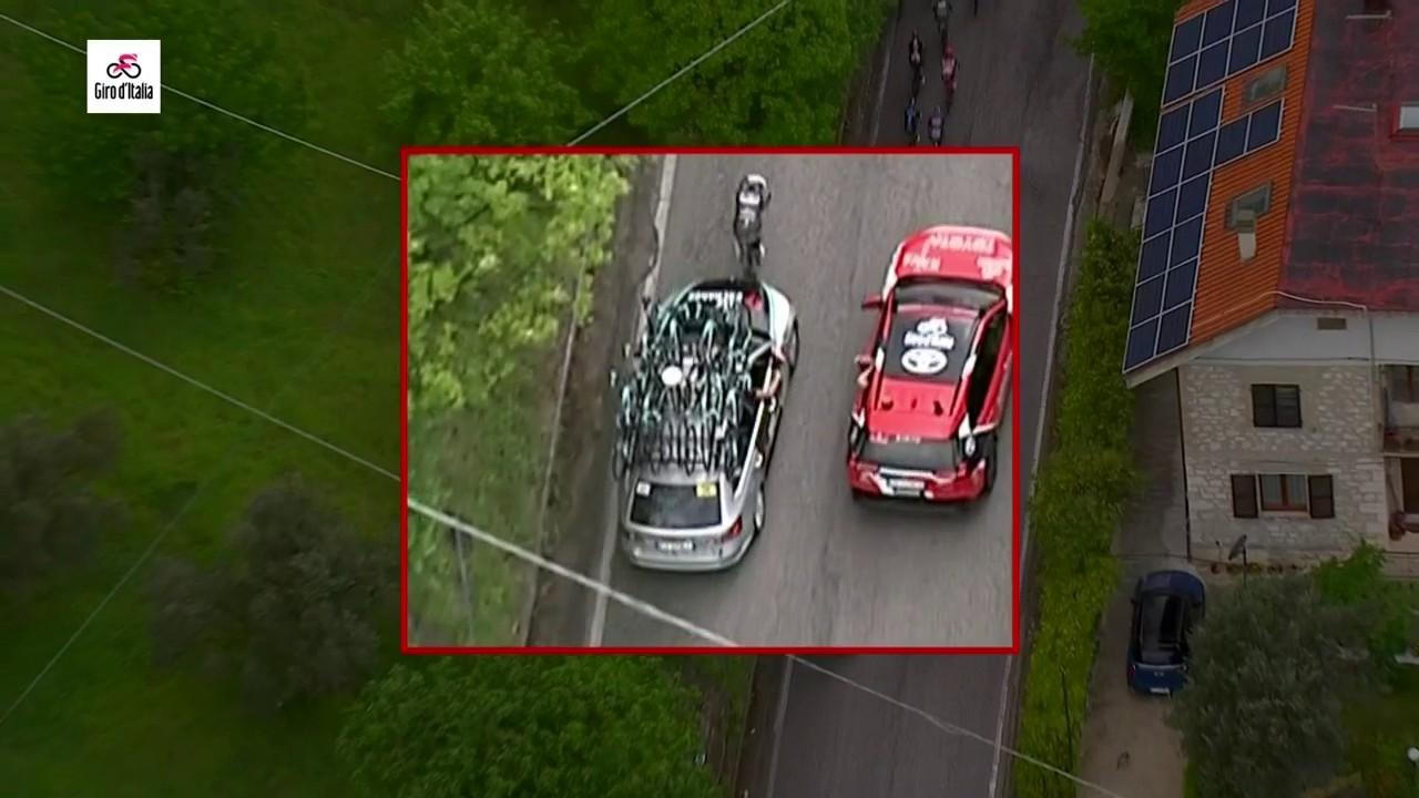 La chute de Pieter Serry, percuté par une voiture sur la sixième étape du Giro.