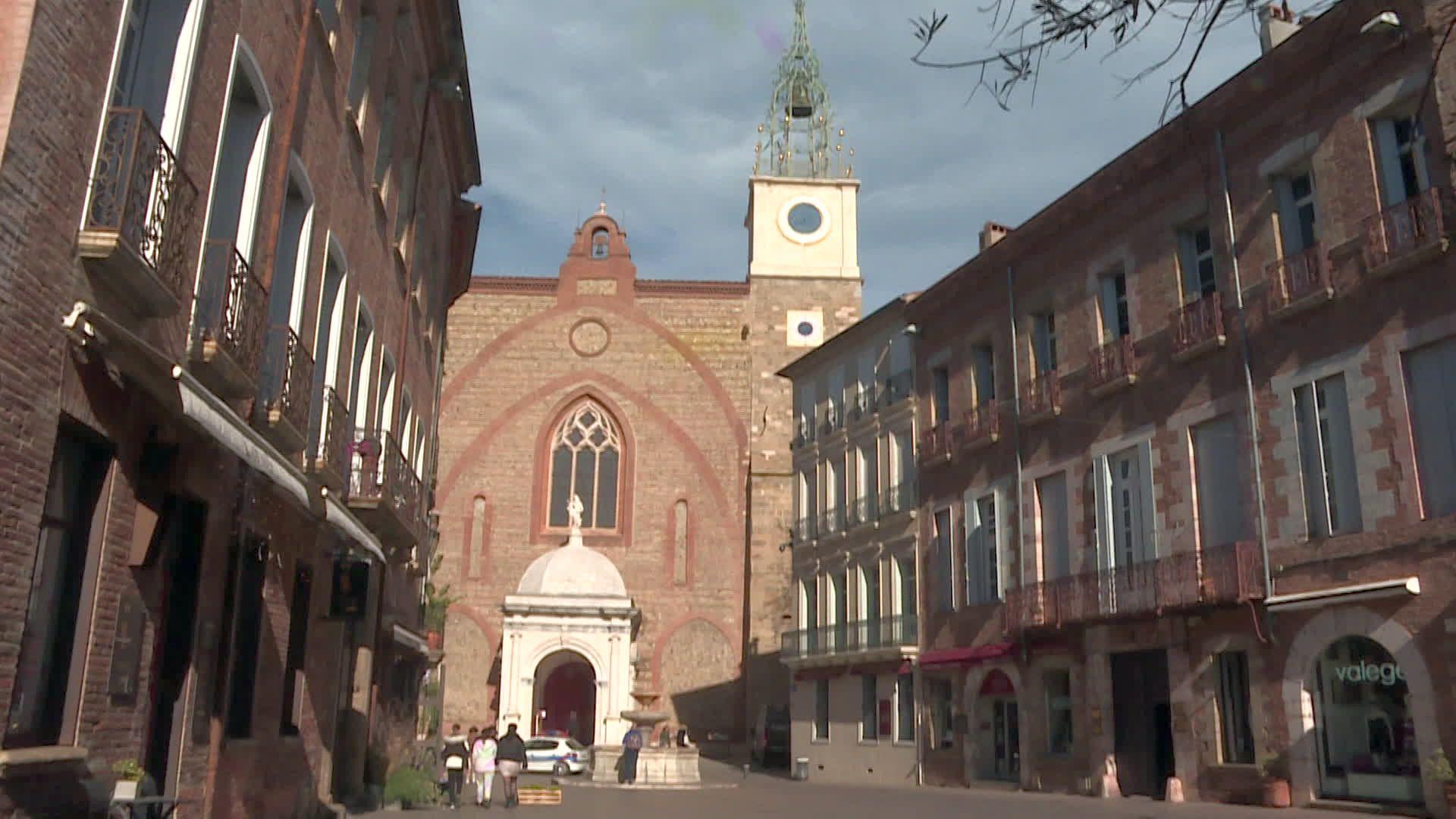 Perpignan - une procession avec les reliques de Saint-Gaudérique, saint patron des agriculteurs du Roussillon, pour faire tomber la pluie.- mars 2023.