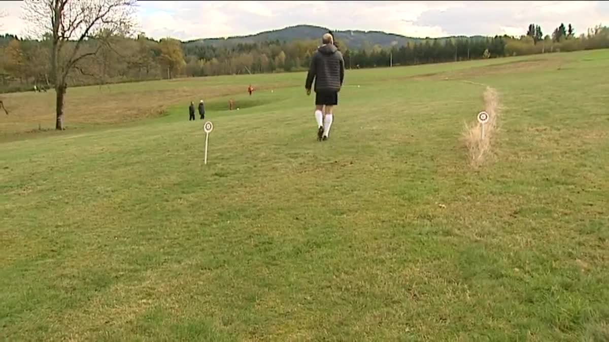 Le foot golf, vous connaissez ? C'est une discipline récente créée en 2009 aux Pays-Bas, et qui arrive en Auvergne. 