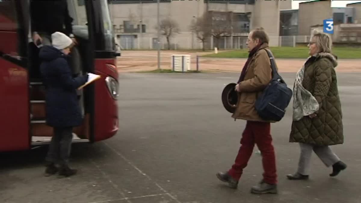 Une trentaine de sympathisants de l'Allier sont en route pour le Trocadéro à Paris. 