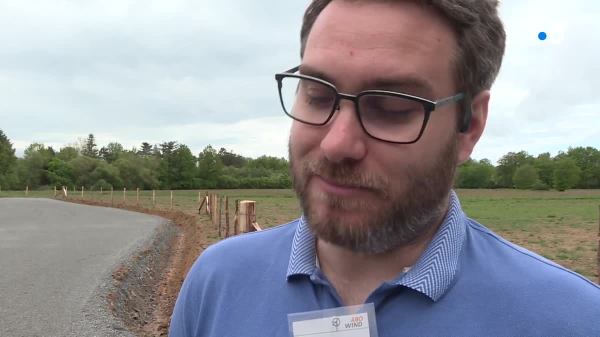 Pendant de longues années, ce projet éolien porté par les élus a essuyé de nombreux revers administratifs. En 2012, le dossier a finalement été confié à un développeur professionnel.