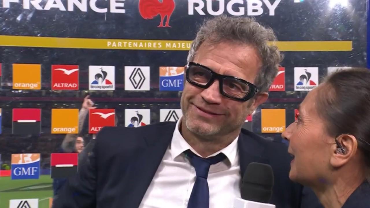 L'équipe de France termine donc à la deuxième place du Tournoi des Six Nations 2024 ! Fabien Galthié s'est longuement exprimé au micro Hélène Macurdy, a évoqué la victoire face à l'Angleterre mais le sélectionneur est également revenu sur le tournoi dans sa globalité.