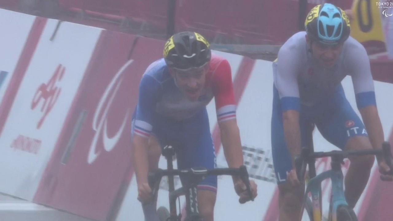 Après avoir pris le bronze lors du contre-la-montre Alexandre Léauté prend le bronze sur la course en ligne C1-3 ! Derrière le duo britannique Watson-Graham il règle le groupe poour le bronze au sprint. C'est la 42e médaille pour la France.