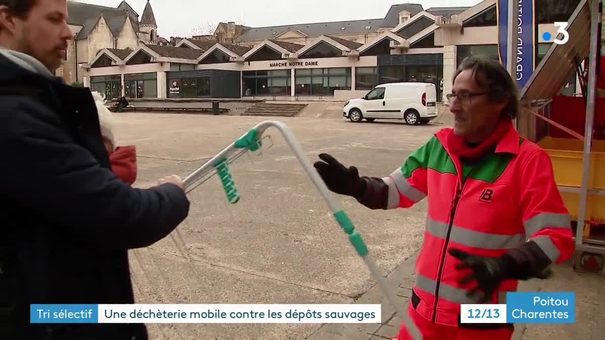 La déchèterie mobile installée place du marché Notre-Dame