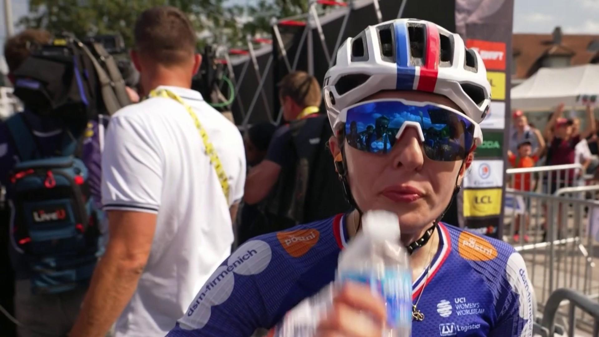 Cette 6e étape du Tour de France Femmes a permis à de nombreux supporters de Juliette Labous de se réunir sur ses terres d'entraînements alors que la Française est 5e du classement général après la 6e étape. Elle est également revenue sur sa saison.