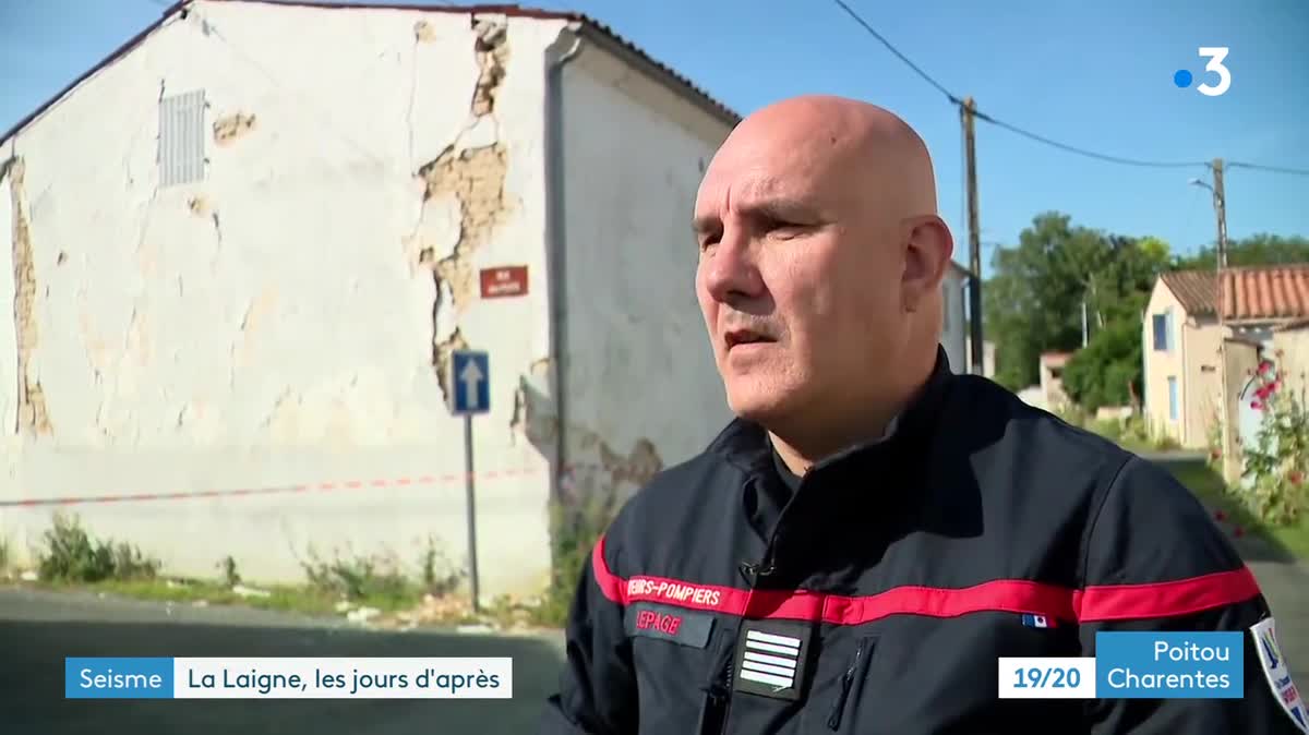 Sur la commune de La Laigne, en Charente-Maritime, les pompiers poursuivent leur travail pour évaluer les risques et sécuriser les maisons touchées par le séisme de vendredi dernier.