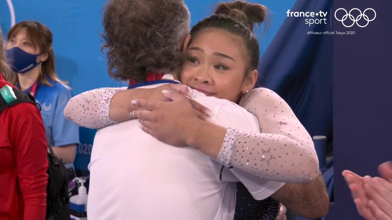 Une prestation en or pour l'Américaine Sunisa Lee, seulement 18 ans qui devient la nouvelle championne olympique du concours général individuel. (57,433 points)

Les Françaises Carolann Héduit et Mélanie de Jesus dos Santos finissent respectivement 11 ème et 12 ème.