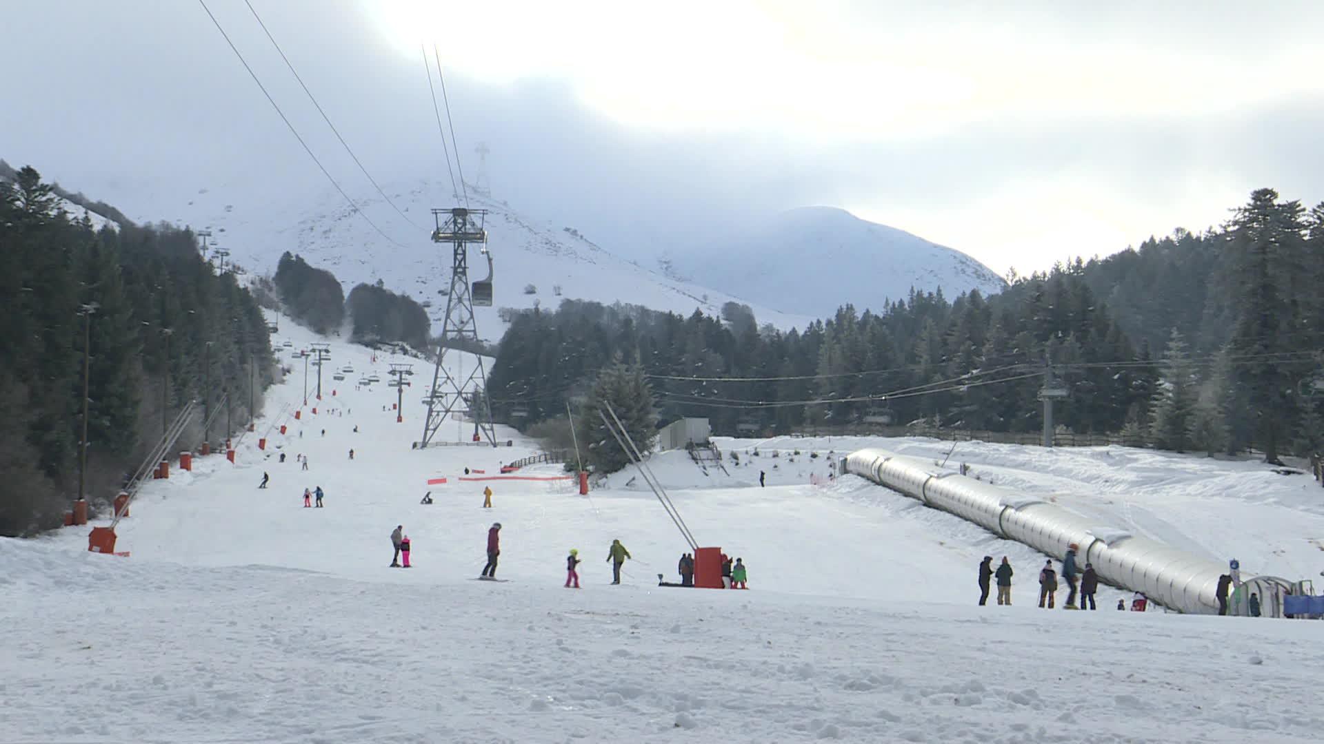 La saison de ski débute ce samedi 10 décembre à la station du Lioran (Cantal).