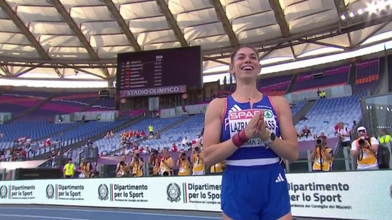 Quel lancer de la part d'Auriana Lazraq-Khlass. La Française propulse le poids à 15m27 explosant ainsi son record personnel. Elle grimpe provisoirement sur le podium au terme de la troisième épreuve de l'heptathlon.