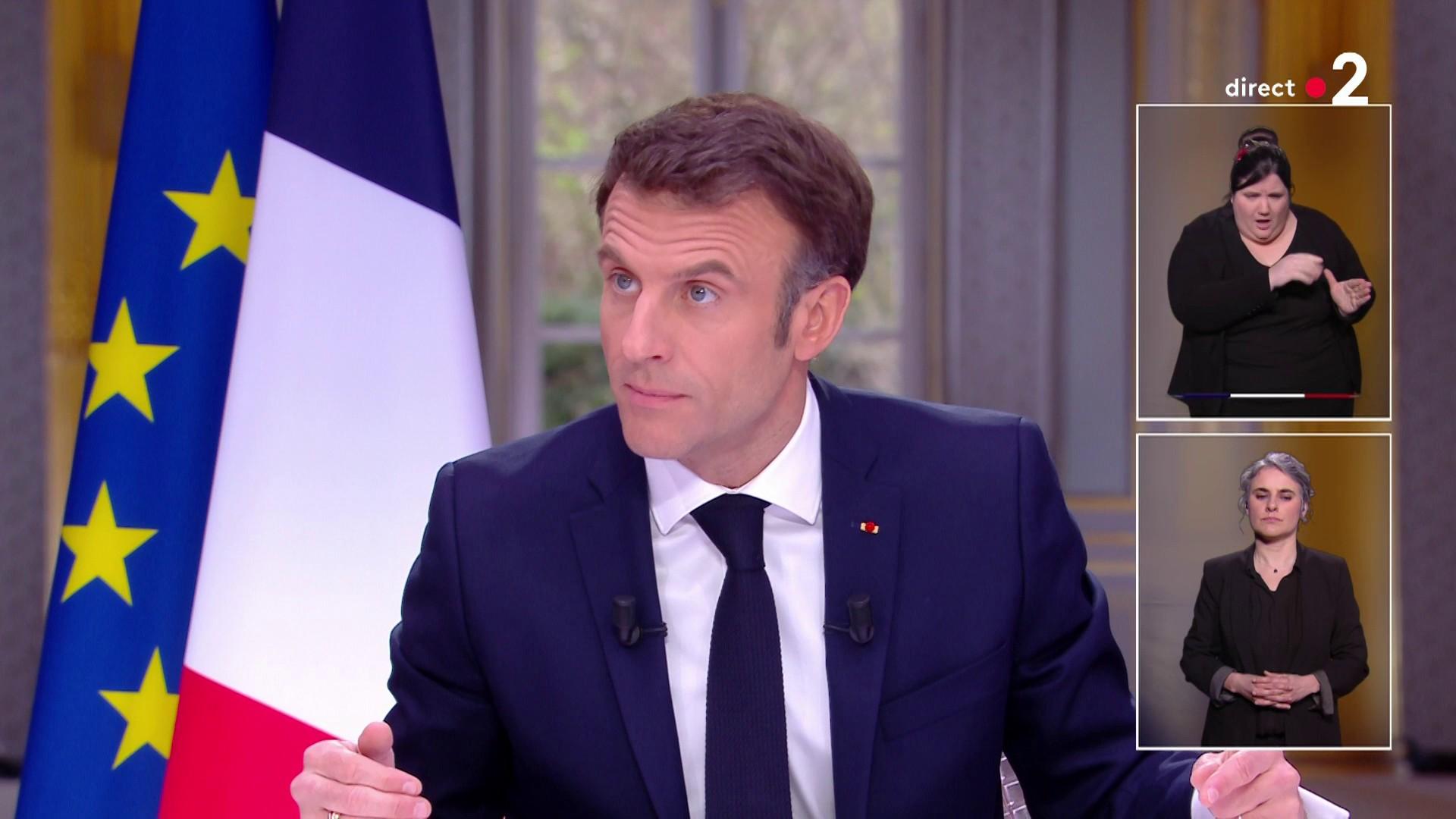 Emmanuel Macron veut "réengager" les discussions avec les partenaires sociaux sur  le niveau des bas salaires, "l'usure professionnelle" et la "progression des carrières"