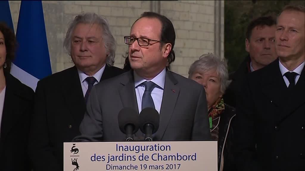 Arrivée de François Hollande au Domaine de Chambord pour l'inauguration des jardins à la Française