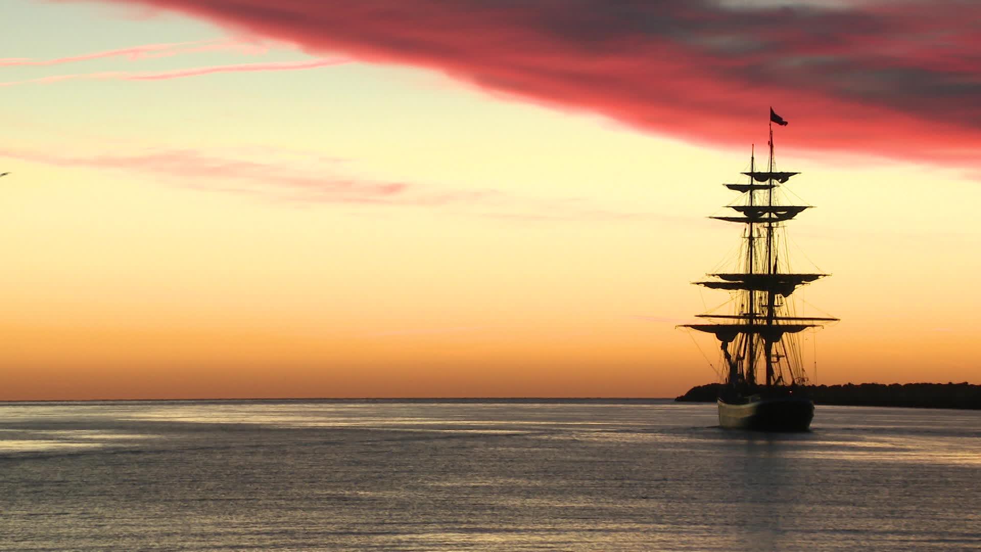 Une entrée au port de Sète spectaculaire, avec une journée d'avance en raison de la vigilance météo, de 3 des grands voiliers traditionnels qui participent à la fête des traditions maritimes Escale à Sète du 26 mars jusqu’au 1er avril 2024.