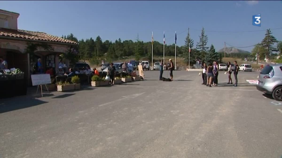 Militante protestant, le 11 septembre à Caussols contre l'abattoir temporaire qui va être installé dans cette commune des Alpes-Maritimes à l'occasion de la fête de Aïd el-Kebir