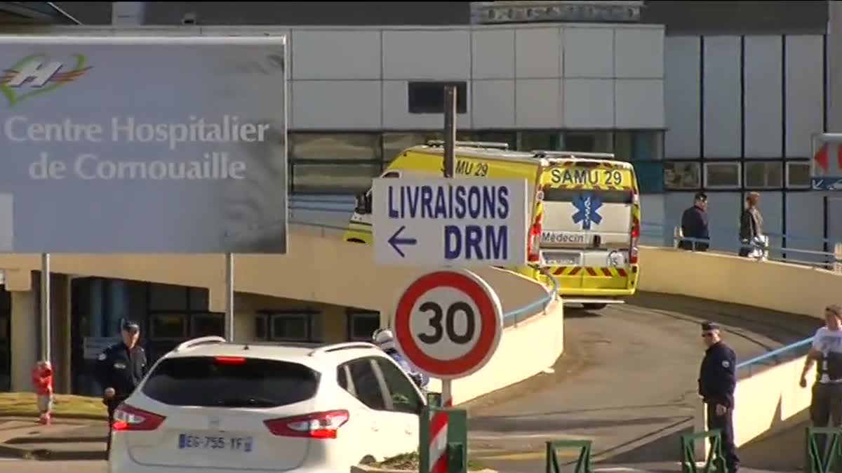 Avion sur le tarmac de l'aéroport de Quimper (29) avec un lycéen de Concarneau blessé à Londres - 24/03/2017