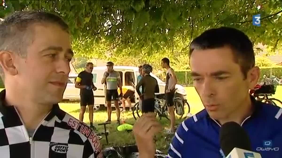 Les coureurs du Tour de Montcuq sur le parcours de la 3e étape entre Anus (Yonne) et Chilleurs-aux-Bois (Loiret)