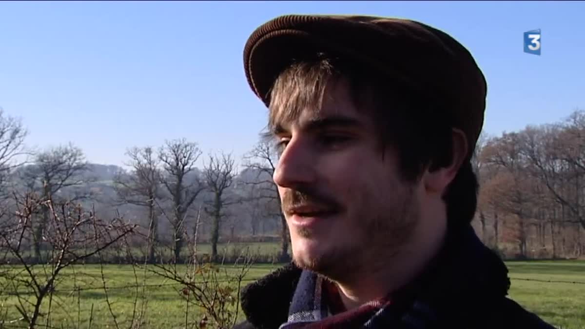 Le chanteur 100% Creuse Gauvain Sers se produit au festival aux champs de Chanteix