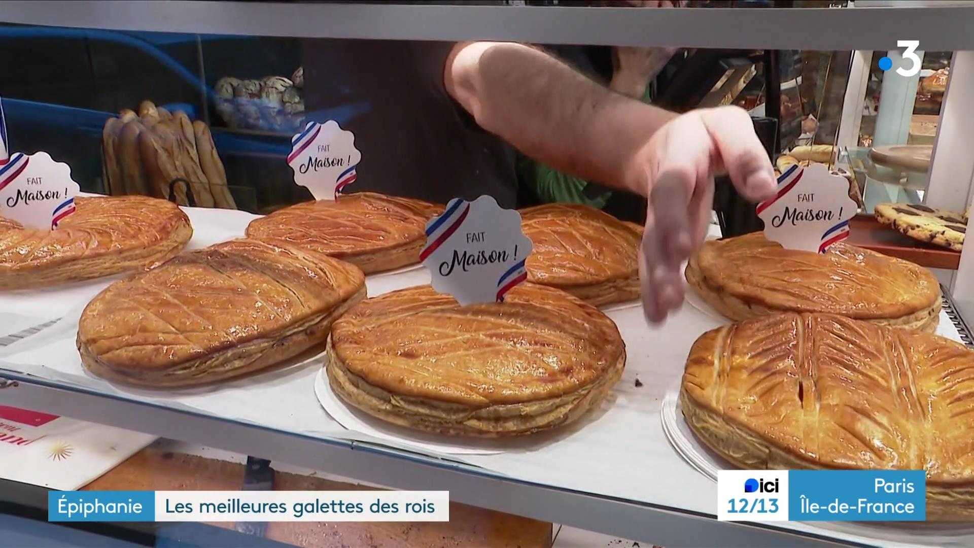 Dans la vitrine, les galettes des rois ont fait leur apparition et remplissent la moitié du présentoir